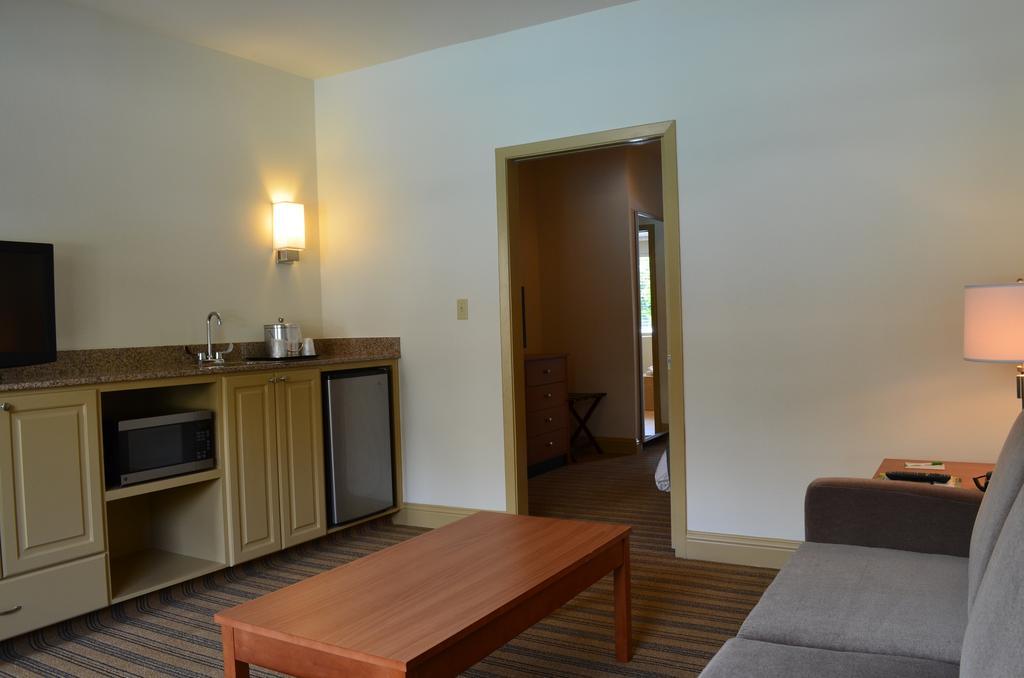 Comfort Suites Baton Rouge South I-10 エクステリア 写真